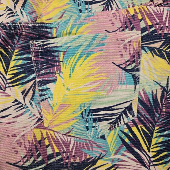 Old Navy Women's The Diva Tropical Palm Print Cut Off Shorts Multicolor y2k 8 - Picture 6 of 11